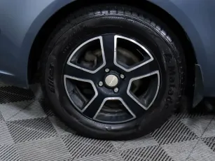 Kia  11