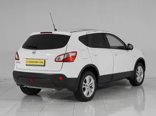 Nissan  6