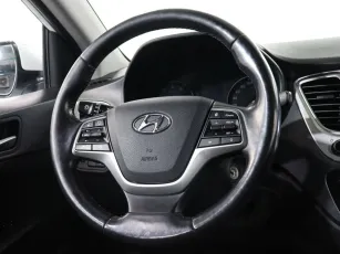 Hyundai  10