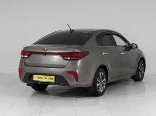 Kia  6