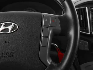 Hyundai  12