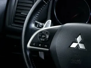 Mitsubishi  8