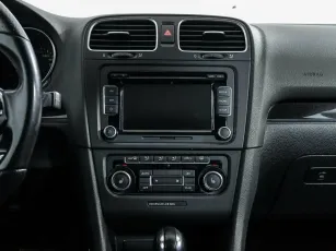 Volkswagen  8