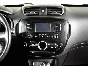 Kia  10