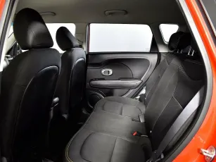 Kia  11