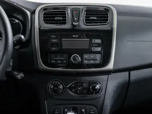 Renault  8