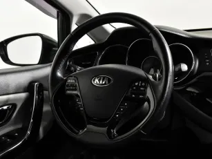 Kia  11