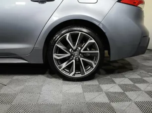 Toyota  8