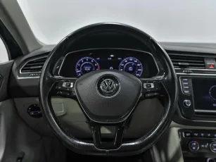 Volkswagen  8
