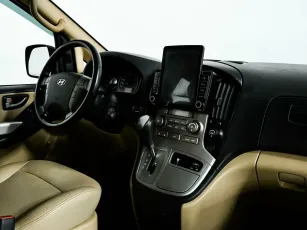 Hyundai  8