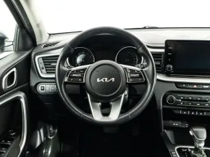 Kia  10