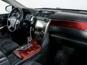 Toyota  8