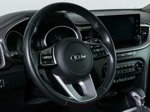 Kia  6