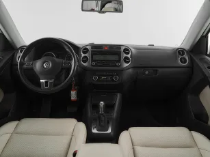 Volkswagen  8