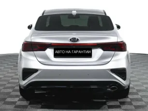 Kia  6