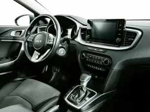 Kia  10