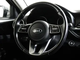 Kia  11