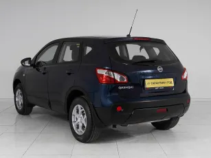 Nissan  4