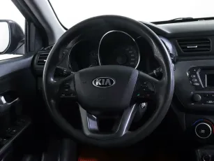 Kia  10