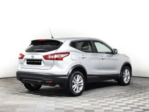 Nissan  5
