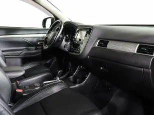 Mitsubishi  8