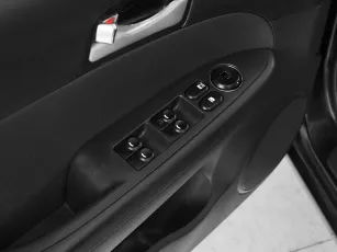 Hyundai  12
