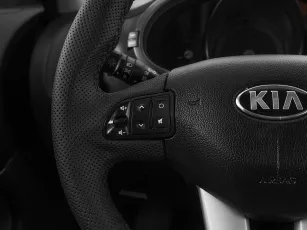 Kia  11