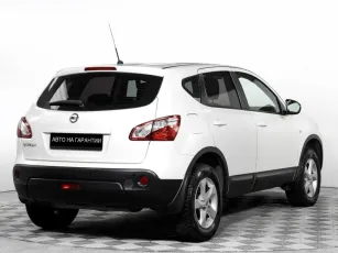 Nissan  5