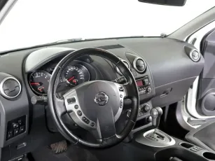 Nissan  8