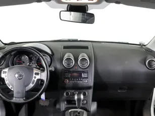 Nissan  9