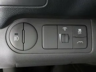 Hyundai  12