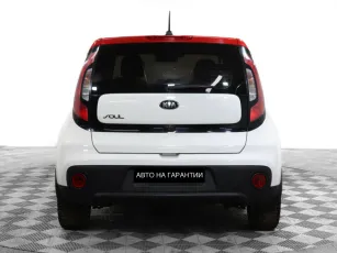 Kia  6