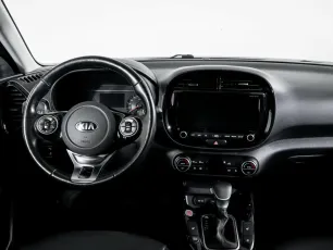 Kia  10