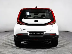 Kia  6