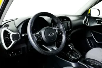 Kia  11