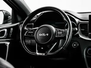 Kia  12