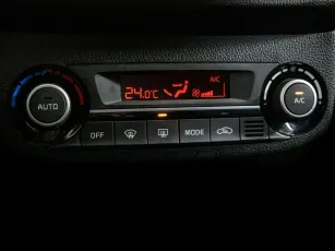 Kia  10