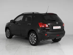 Nissan  4