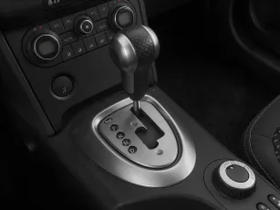 Nissan  16