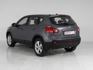 Nissan  4