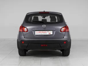 Nissan  5