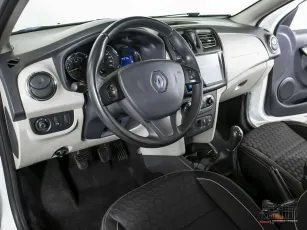 Renault  9