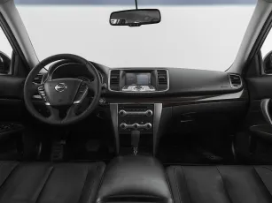 Nissan  8
