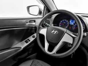 Hyundai  12