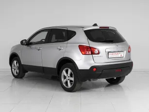 Nissan  4