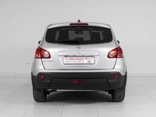 Nissan  5