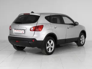 Nissan  6