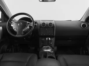 Nissan  8