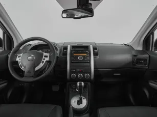 Nissan  8
