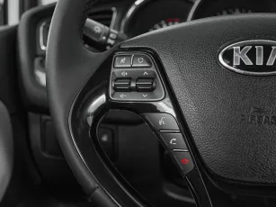 Kia  11